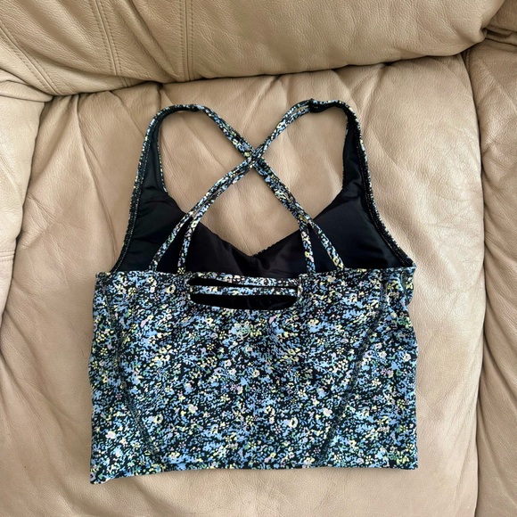 Hollister Gilly Hicks Floral Active Workout Set - Picture 3 of 5